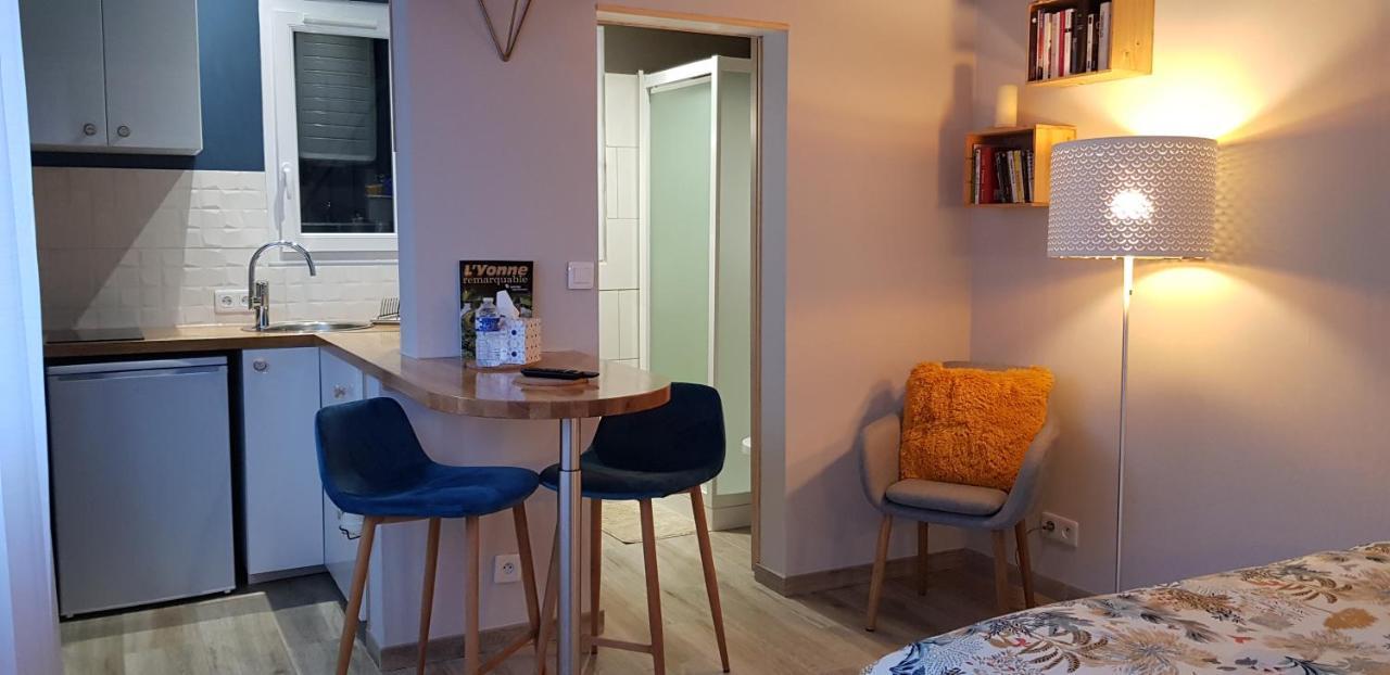 Agreable Petite Maison Proche Joigny Chamvres 外观 照片